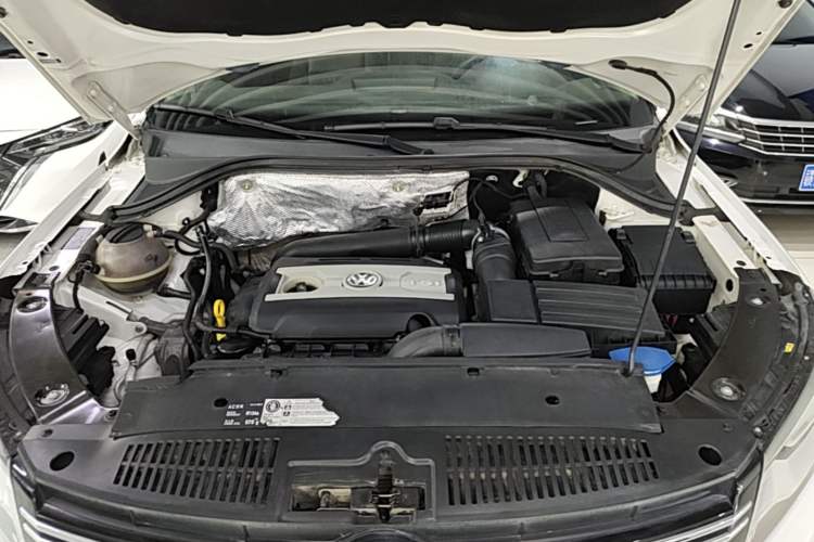 Used Volkswagen Tiguan 2016 300TSI Automatic Two-Wheel Drive Comfort Edition Engine Bay
