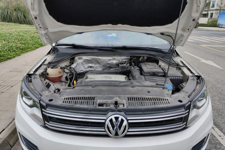 Used Volkswagen Tiguan 2016 300TSI Automatic Two-Wheel Drive Trend Edition Engine Bay