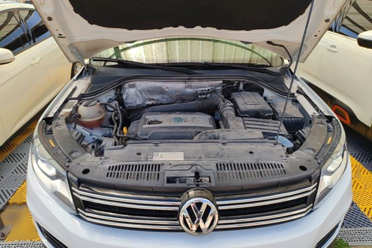 Used Volkswagen Tiguan 2016 300TSI Automatic Two-Wheel Drive Luxury Edition Engine Bay