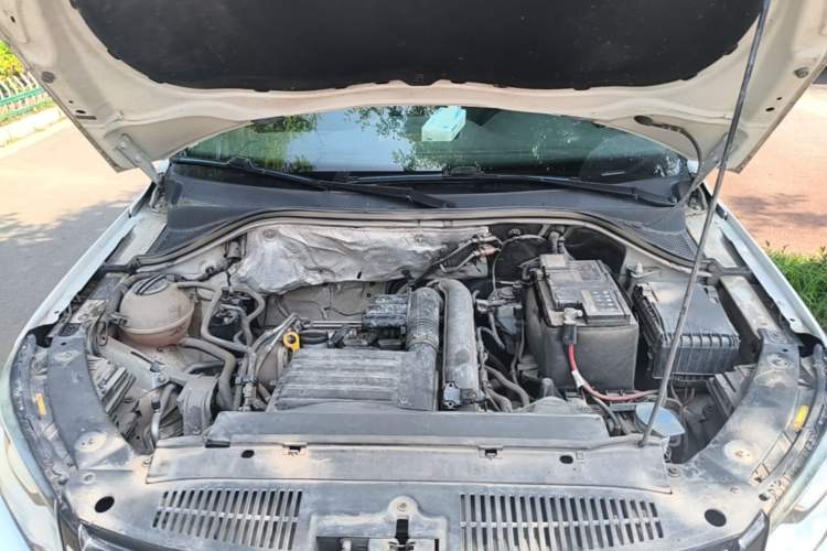 Used Volkswagen Tiguan 2016 280TSI Automatic Two-Wheel-Drive Silk Road Style Edition Engine Bay