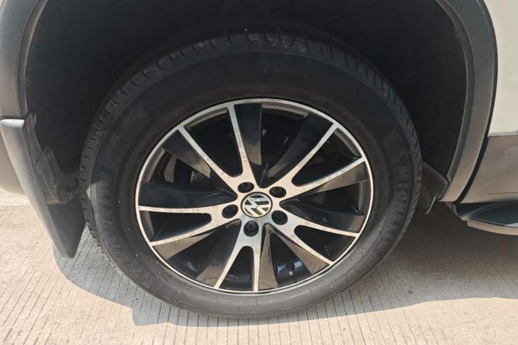 Used Volkswagen Tiguan 2016 300TSI Automatic Two-Wheel Drive Luxury Edition Exterior 2