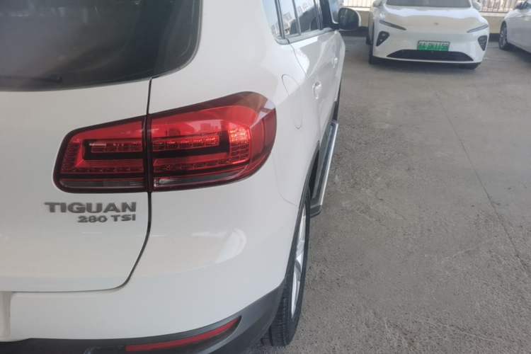 Used Volkswagen Tiguan 2016 280TSI Automatic Two-Wheel Drive Silk Road Comfort Edition Exterior 3