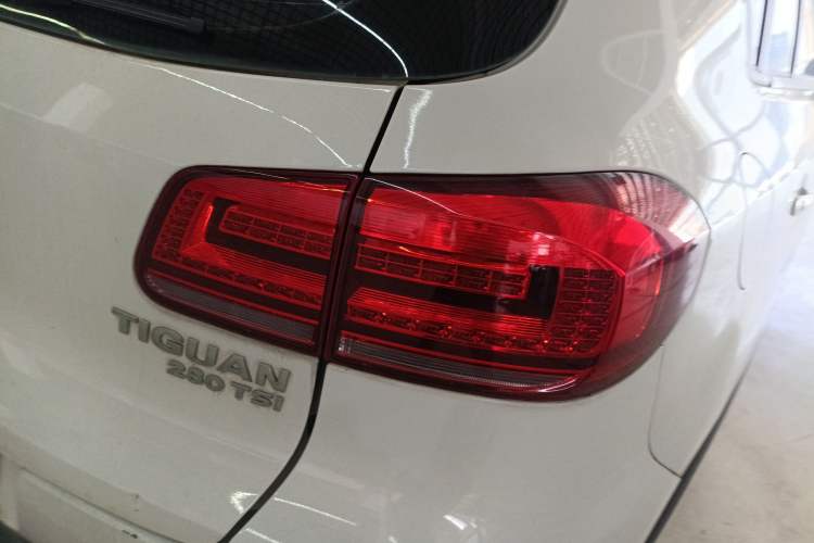 Used Volkswagen Tiguan 2016 280TSI Automatic Two-Wheel-Drive Silk Road Style Edition Exterior 3