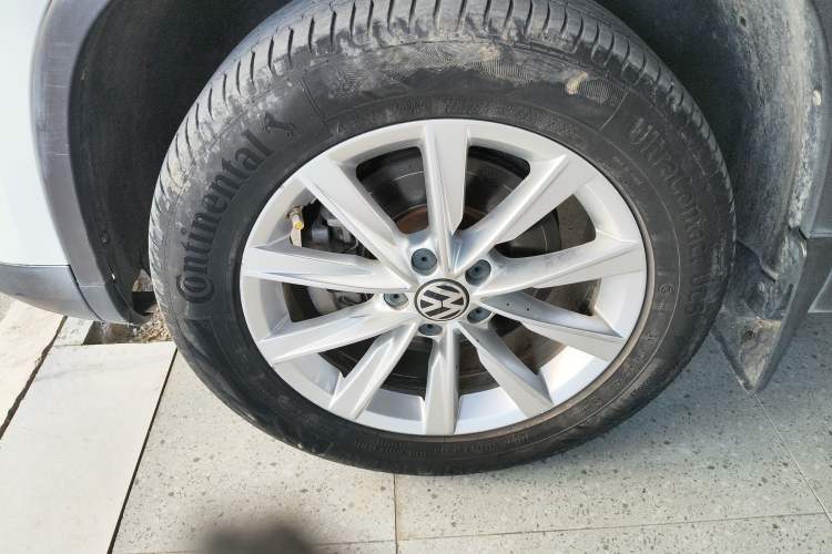 Used Volkswagen Tiguan 2016 280TSI Automatic Two-Wheel-Drive Silk Road Style Edition Exterior 4