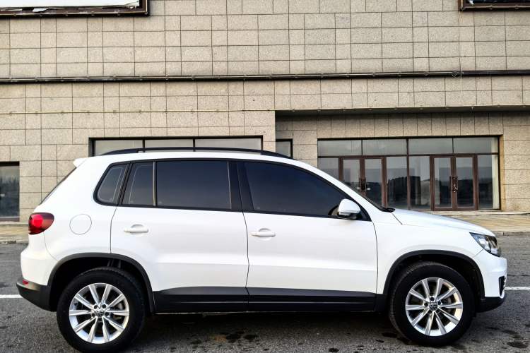 Used Volkswagen Tiguan 2016 280TSI Automatic Two-Wheel-Drive Silk Road Style Edition Exterior 4