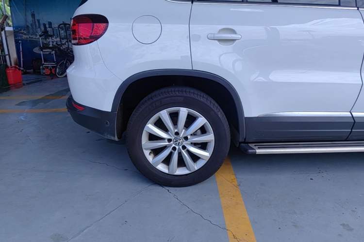 Used Volkswagen Tiguan 2016 2.0 TSI Four-Wheel Drive Standard Version Exterior 5
