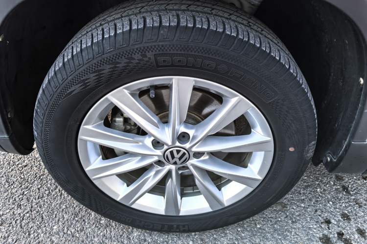 Used Volkswagen Tiguan 2016 280TSI Automatic Two-Wheel-Drive Silk Road Style Edition Exterior 5
