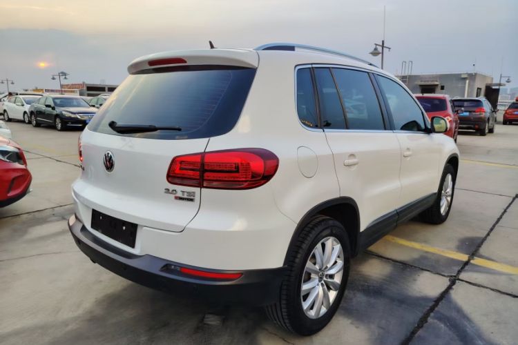 Used Volkswagen Tiguan 2016 2.0 TSI Four-Wheel Drive Standard Version Exterior 5
