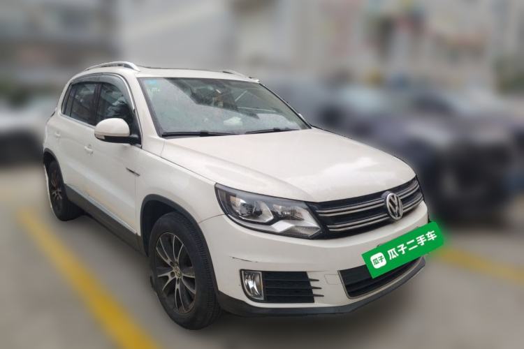 Used Volkswagen Tiguan 2016 300TSI Automatic All-Wheel Drive Luxury Edition Front Right 45 Deg