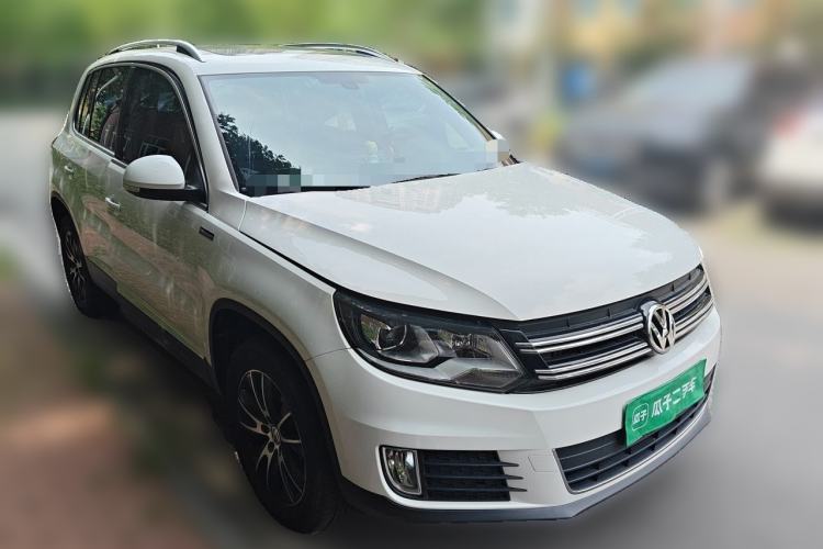 Used Volkswagen Tiguan 2016 300TSI Automatic Two-Wheel Drive Luxury Edition Front Right 45 Deg