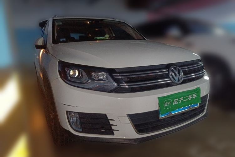 Used Volkswagen Tiguan 2016 300TSI Automatic Two-Wheel Drive Luxury Edition Front Right 45 Deg
