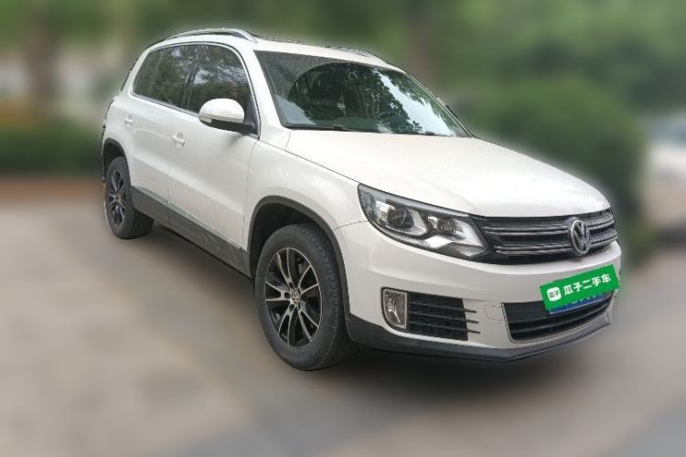 Used Volkswagen Tiguan 2016 300TSI Automatic Two-Wheel Drive Luxury Edition Front Right 45 Deg