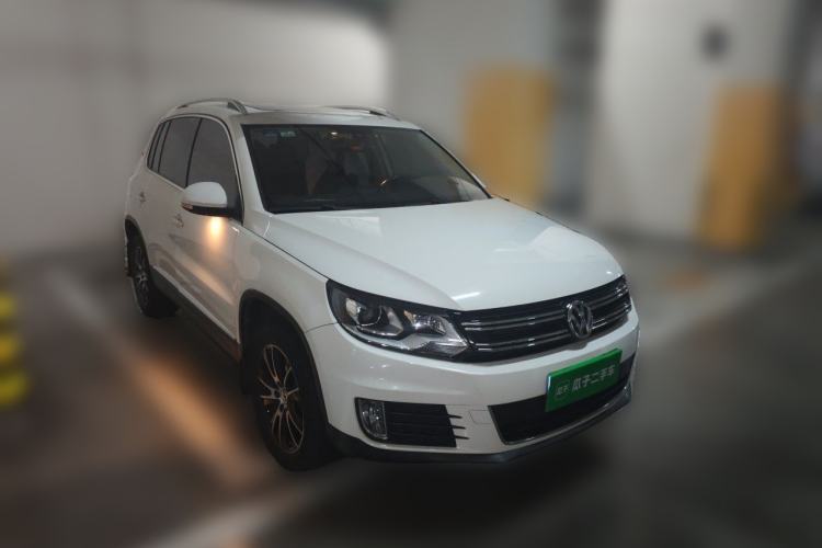 Used Volkswagen Tiguan 2016 300TSI Automatic Two-Wheel Drive Luxury Edition Front Right 45 Deg