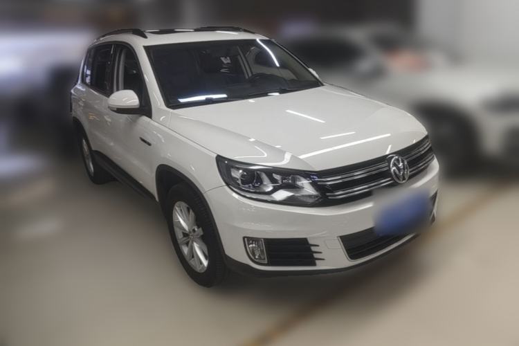 Used Volkswagen Tiguan 2016 300TSI Automatic All-Wheel Drive Fashion Vision Edition Front Right 45 Deg