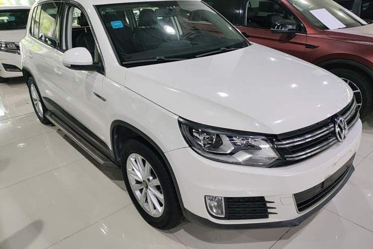 Used Volkswagen Tiguan 2016 300TSI Automatic All-Wheel Drive Fashion Vision Edition Front Right 45 Deg