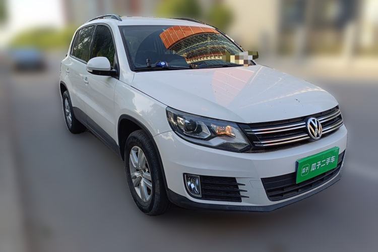 Used Volkswagen Tiguan 2016 300TSI Manual Two-Wheel Drive Trend Edition Front Right 45 Deg
