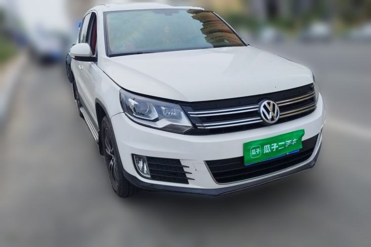 Used Volkswagen Tiguan 2016 300TSI Automatic Two-Wheel Drive Luxury Edition Front Right 45 Deg
