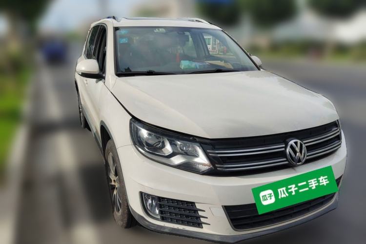 Used Volkswagen Tiguan 2016 300TSI Automatic Two-Wheel Drive Luxury Edition Front Right 45 Deg