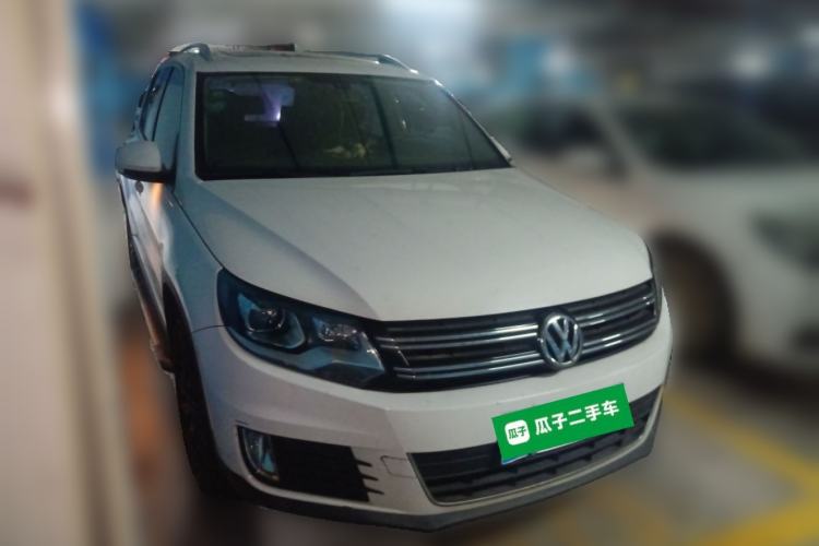 Used Volkswagen Tiguan 2016 300TSI Automatic Two-Wheel Drive Luxury Edition Front Right 45 Deg