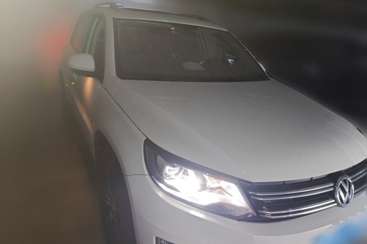 Used Volkswagen Tiguan 2016 300TSI Automatic Two-Wheel Drive Luxury Edition Front Right 45 Deg