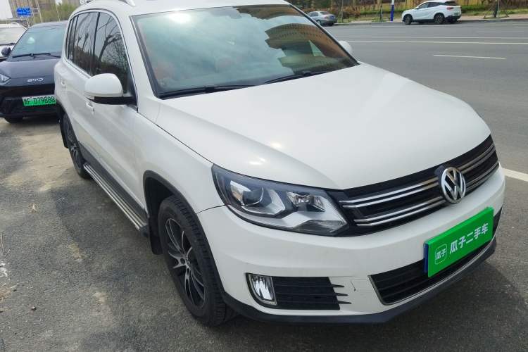 Used Volkswagen Tiguan 2016 300TSI Automatic Two-Wheel Drive Luxury Edition Front Right 45 Deg