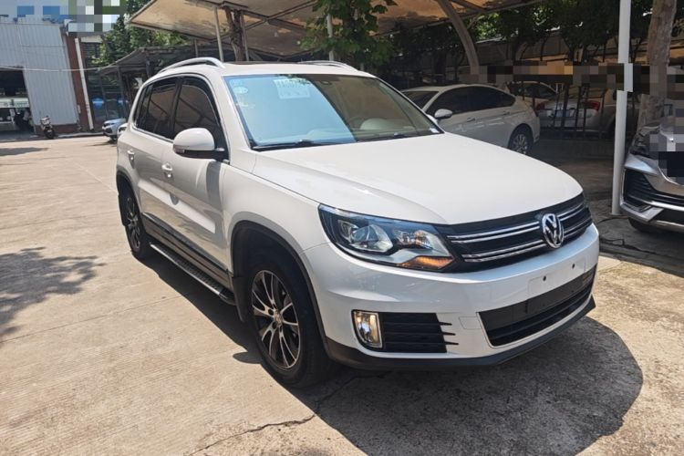 Used Volkswagen Tiguan 2016 300TSI Automatic Two-Wheel Drive Luxury Edition Front Right 45 Deg