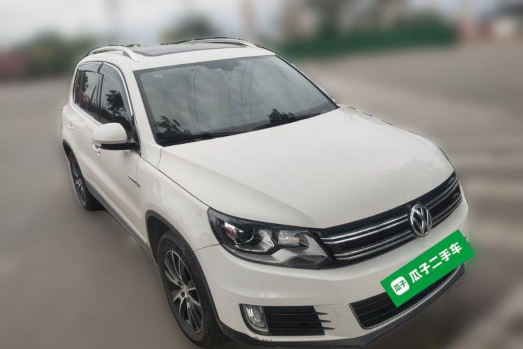 Used Volkswagen Tiguan 2016 300TSI Automatic All-Wheel Drive Luxury Edition Front Right 45 Deg