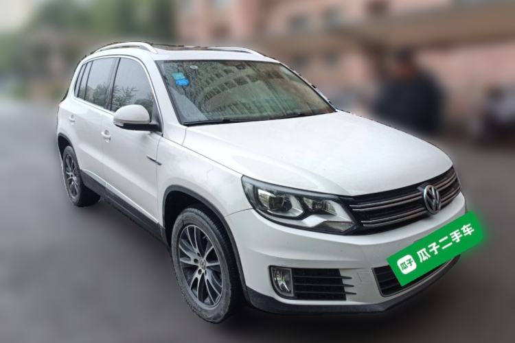 Used Volkswagen Tiguan 2016 300TSI Automatic All-Wheel Drive Luxury Edition Front Right 45 Deg