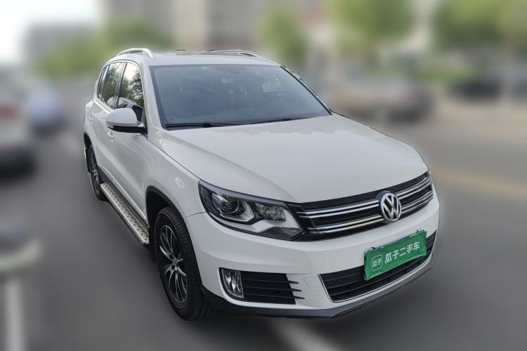 Used Volkswagen Tiguan 2016 300TSI Automatic Two-Wheel Drive Luxury Edition Front Right 45 Deg