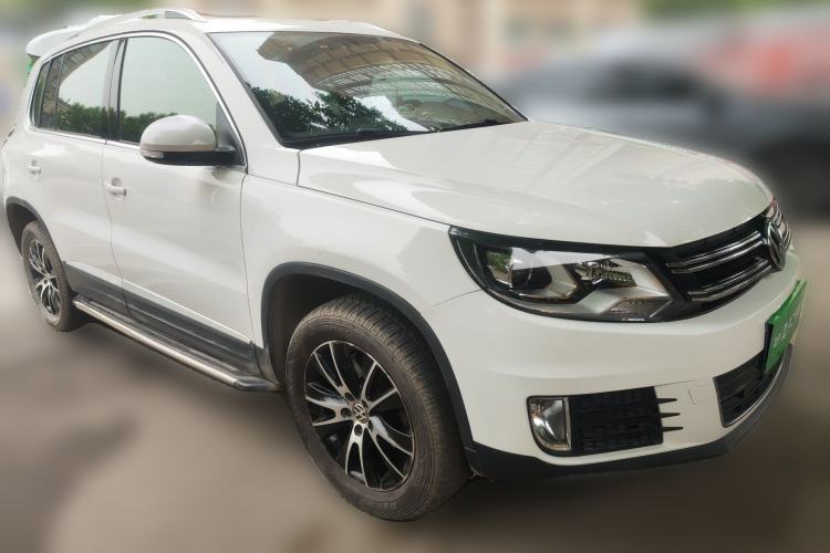 Used Volkswagen Tiguan 2016 300TSI Automatic Two-Wheel Drive Luxury Edition Front Right 45 Deg