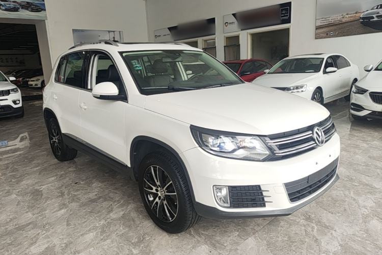Used Volkswagen Tiguan 2016 300TSI Automatic Two-Wheel Drive Luxury Edition Front Right 45 Deg