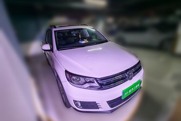 Used Volkswagen Tiguan 2016 300TSI Automatic All-Wheel Drive Fashion Vision Edition Front Right 45 Deg