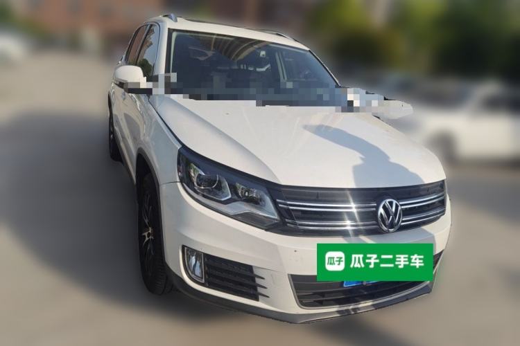 Used Volkswagen Tiguan 2016 300TSI Automatic Two-Wheel Drive Luxury Edition Front Right 45 Deg