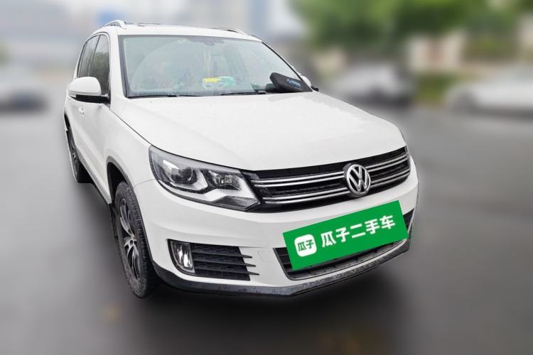 Used Volkswagen Tiguan 2016 300TSI Automatic Two-Wheel Drive Luxury Edition Front Right 45 Deg