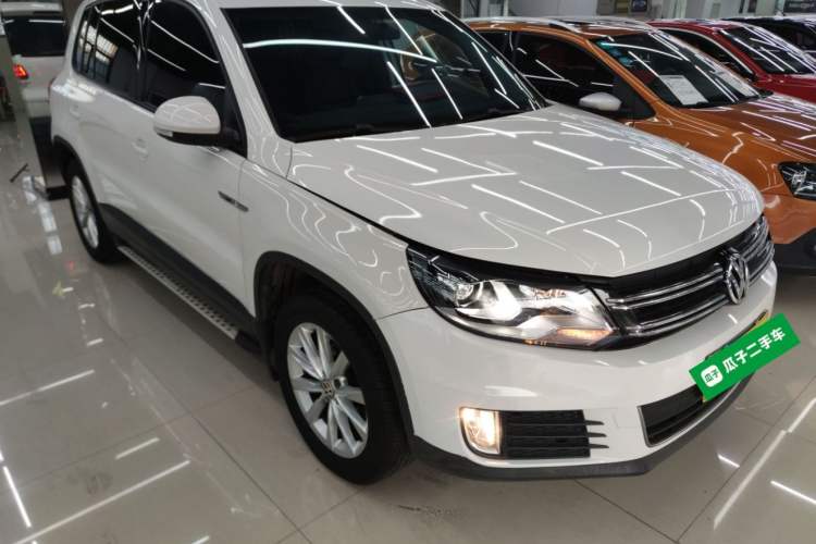 Used Volkswagen Tiguan 2016 300TSI Automatic All-Wheel Drive Fashion Vision Edition Front Right 45 Deg