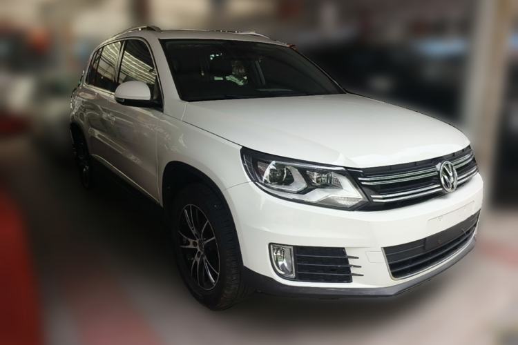 Used Volkswagen Tiguan 2016 300TSI Automatic Two-Wheel Drive Luxury Edition Front Right 45 Deg