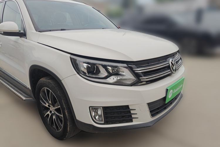 Used Volkswagen Tiguan 2016 300TSI Automatic Two-Wheel Drive Luxury Edition Front Right 45 Deg
