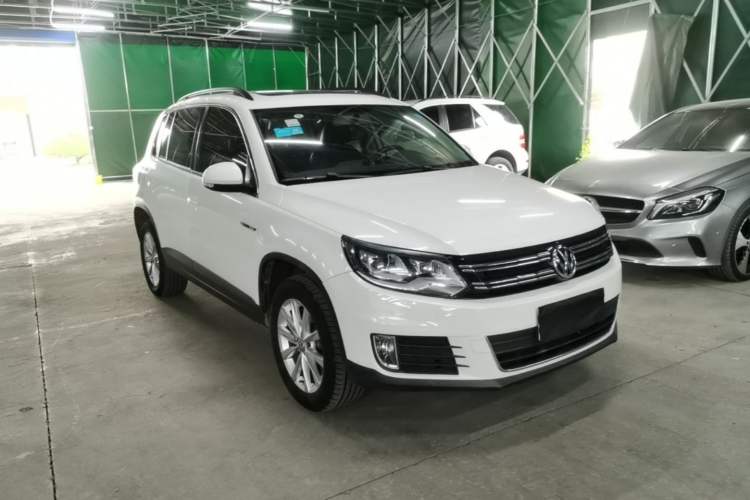 Used Volkswagen Tiguan 2016 300TSI Automatic All-Wheel Drive Fashion Vision Edition Front Right 45 Deg