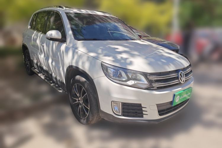 Used Volkswagen Tiguan 2016 300TSI Automatic Two-Wheel Drive Luxury Edition Front Right 45 Deg