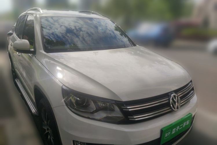 Used Volkswagen Tiguan 2016 300TSI Automatic Two-Wheel Drive Luxury Edition Front Right 45 Deg