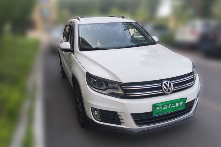 Used Volkswagen Tiguan 2016 300TSI Automatic All-Wheel Drive Luxury Edition Front Right 45 Deg