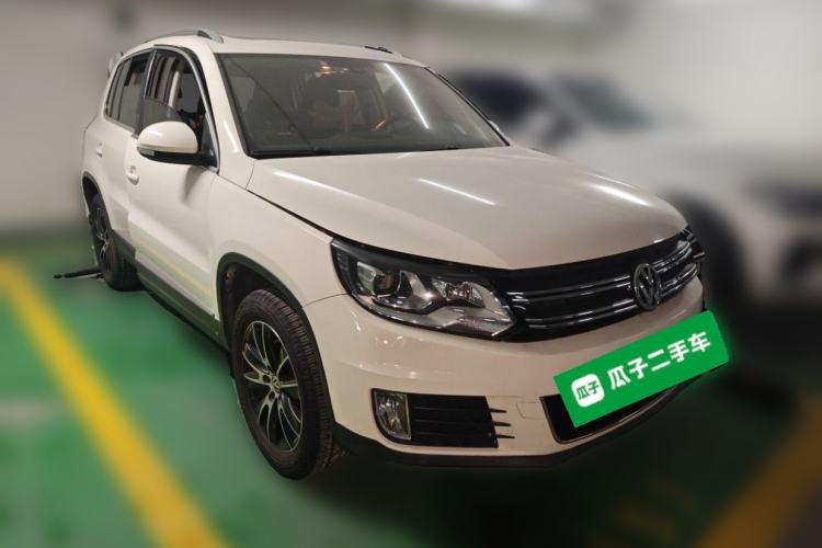 Used Volkswagen Tiguan 2016 300TSI Automatic Two-Wheel Drive Luxury Edition Front Right 45 Deg
