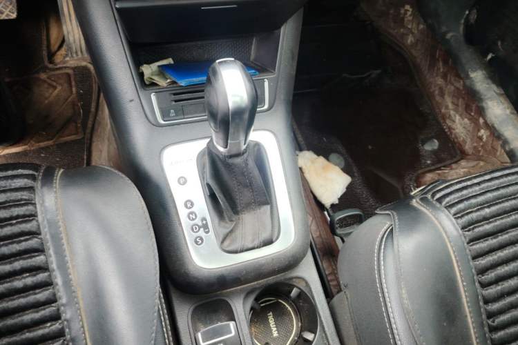 Used Volkswagen Tiguan 2016 300TSI Automatic All-Wheel Drive Fashion Vision Edition Gear Lever