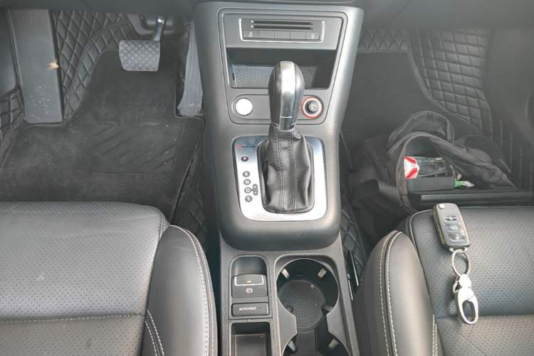 Used Volkswagen Tiguan 2016 300TSI Automatic All-Wheel Drive Luxury Edition Gear Lever