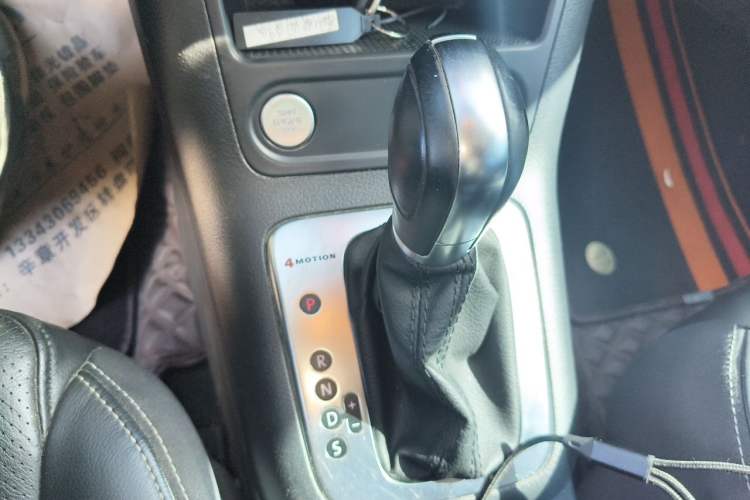 Used Volkswagen Tiguan 2016 300TSI Automatic All-Wheel Drive Luxury Edition Gear Lever
