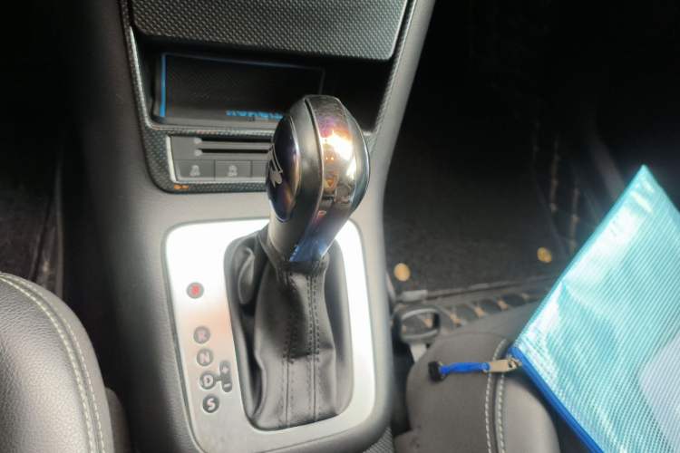 Used Volkswagen Tiguan 2016 280TSI Automatic Two-Wheel-Drive Silk Road Style Edition Gear Lever