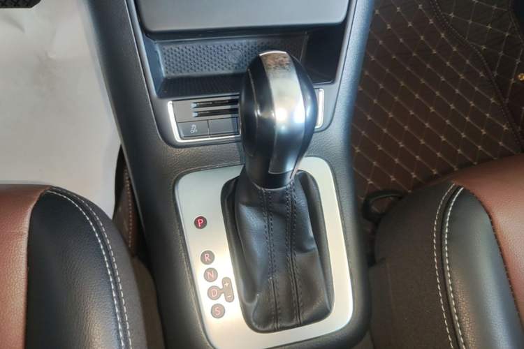 Used Volkswagen Tiguan 2016 300TSI Automatic Two-Wheel Drive Trend Edition Gear Lever