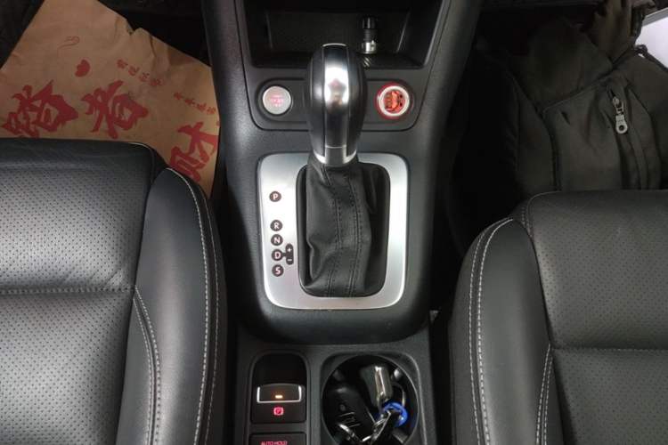 Used Volkswagen Tiguan 2016 300TSI Automatic Two-Wheel Drive Luxury Edition Gear Lever