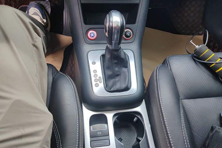 Used Volkswagen Tiguan 2016 300TSI Automatic Two-Wheel Drive Luxury Edition Gear Lever