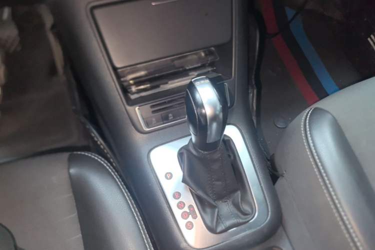 Used Volkswagen Tiguan 2016 280TSI Automatic Two-Wheel-Drive Silk Road Style Edition Gear Lever
